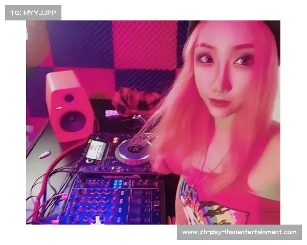 性感丰满的DJ加布里埃拉揭秘时尚与音乐的完美结合之路 性感丰满的DJ加布里埃拉揭秘时尚与音乐的完美结合之路